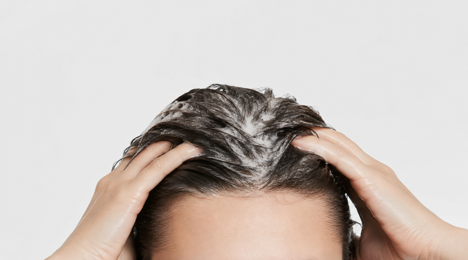Trova lo shampoo perfetto: come scegliere quello più adatto ai tuoi capelli