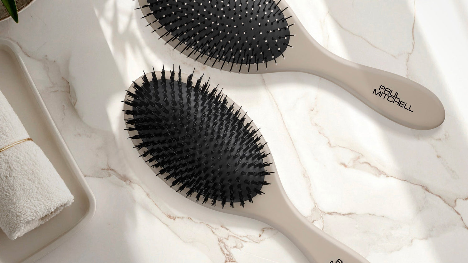 Spazzole professionali: il primo gesto per capelli più belli