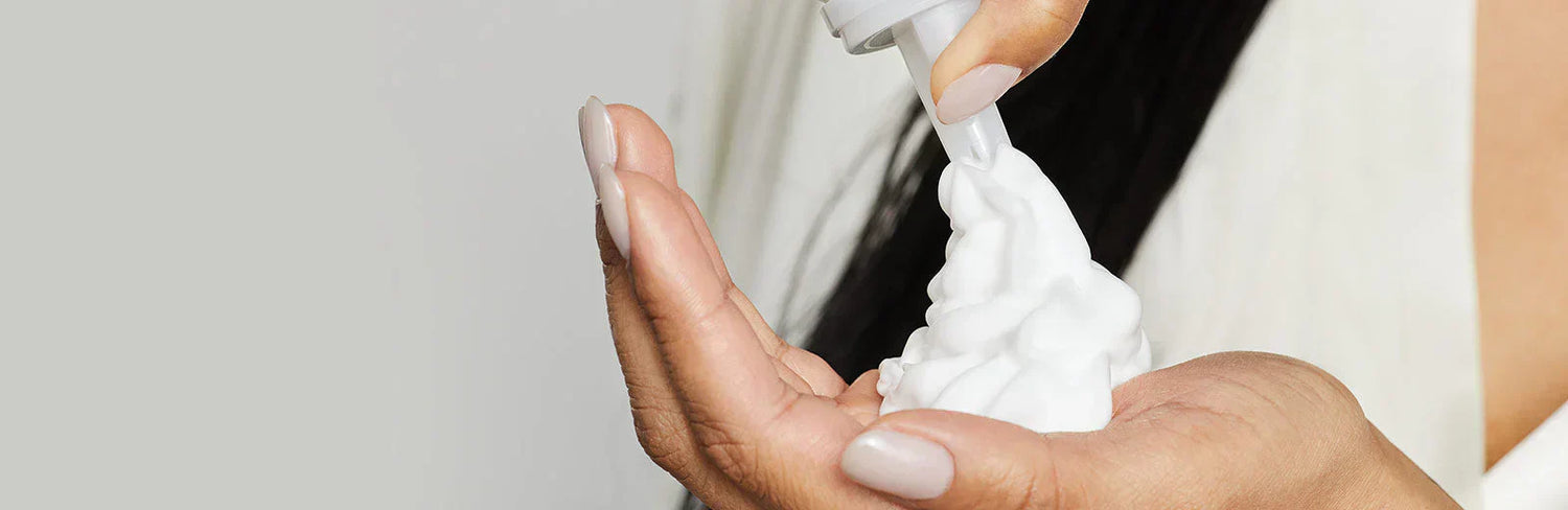 Dizionario dell'acconciatura: mousse e schiume e perché non si può farne a meno